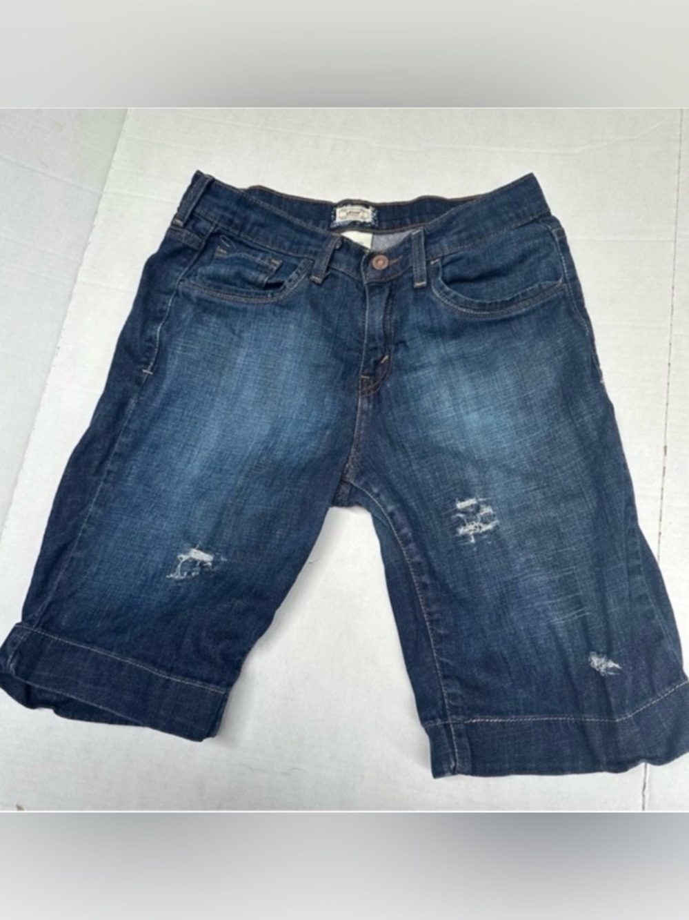 Levi's 515 jean Shorts Bermuda Distressed low Rise 29”